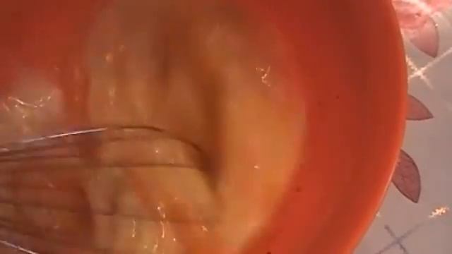 "Фритата с луком и цукини" смотреть онлайн