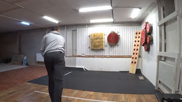 метание боевых ножей
