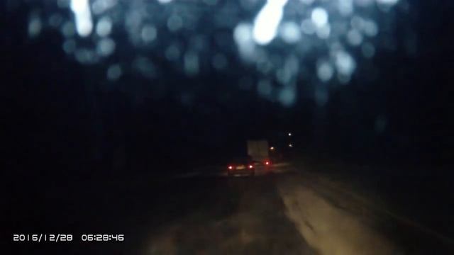 Трасса Саратов-Пенза. Легковушка слетела с дороги. смотреть онлайн