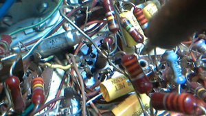 Graetz Fantasia 822E Video #12 - More Capacitors