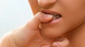 Как отучить себя грызть ногти и кусать губы