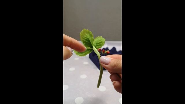 Лепка листа земляники из холодного фарфора вручную без каттеров смотреть онлайн