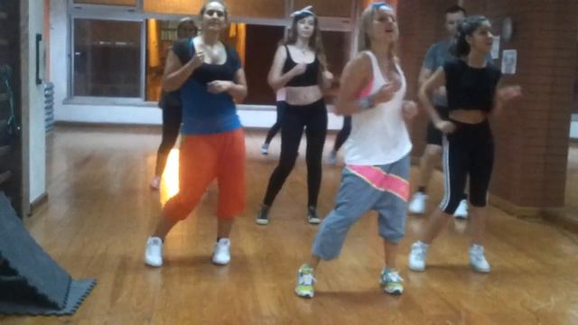 Zumba Ana Águas Kizomba Som Perfeito смотреть онлайн