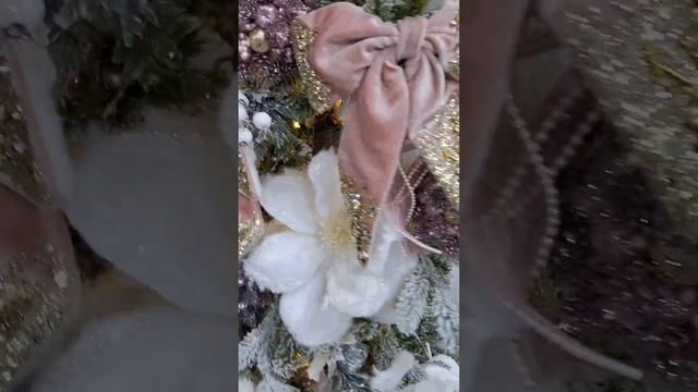 Декорируем елку меховыми шарами,бабочками,цветами и игрушками ручной работы. смотреть онлайн