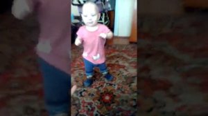 Малыш делает первые шаги (тема)