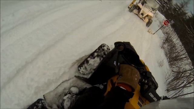 Can-Am Renegade 1000 XXC vs Polaris Apex Razor S 800 In the snow смотреть онлайн