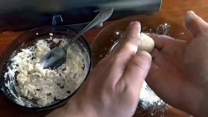 Холостяцкие сырники с изюмом фирменный рецепт