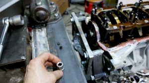 Почему мотор ест масло. Разбор двигателя nissan vq35de.