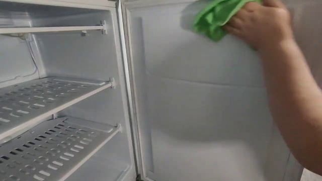 ?УБОРКА В ХОЛОДИЛЬНИКЕ//?♀️НАКОНЕЦ-ТО РАЗМОРОЗИЛА МОРОЗИЛКУ//МОТИВАЦИЯ НА УБОРКУ//