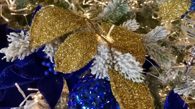 Gold Encrusted Magnolia Leaf Sprays смотреть онлайн