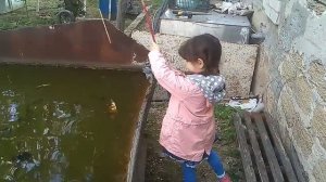 Шок!!! Девочка в 5 лет поймала большую рыбу!!