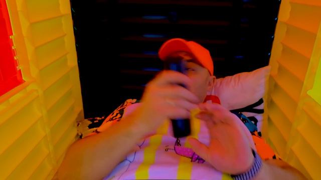 Nika pretends to Play with dad in the Hotel смотреть онлайн