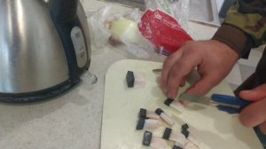 Как не отравиться КИТОВЫМ САЛОМ ??? Едим СЫРОЙ мантак. #океан #мчс #еда #чукотка