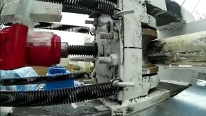 бутылочный домкрат в горизонтальном положении