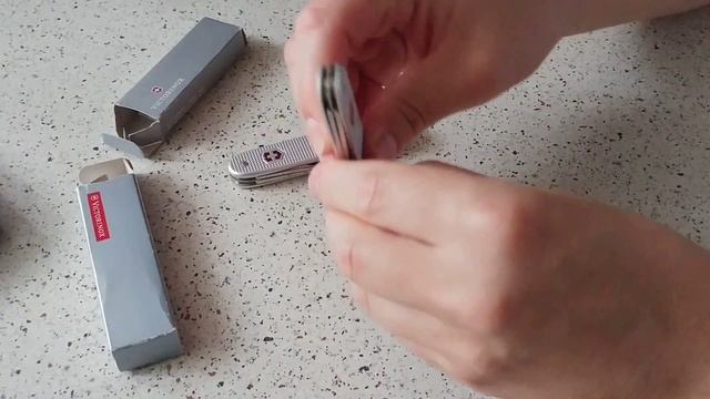 Обзор - Ножи Victorinox ALOX - Pioneer и Cadet смотреть онлайн