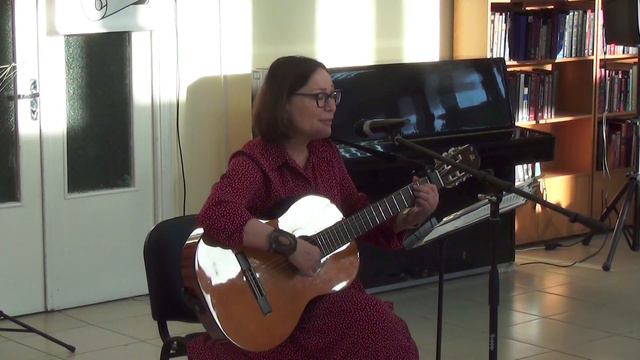 Наталья Кузнецова исполняет песню на слова  Натальи Пауесовой.  Музыка Николая Назарова