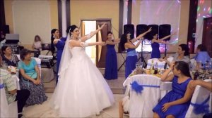 Танец на свадьбу,невеста и подруги