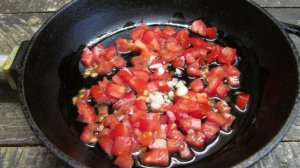 Очень быстрый суп из яйца и помидора