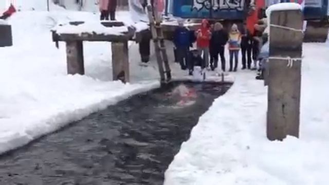 Екатерина Некрасова финиш 450 м в проруби Долгопрудный 8 минут 1 место и абсолютный рекорд Кубка смотреть онлайн