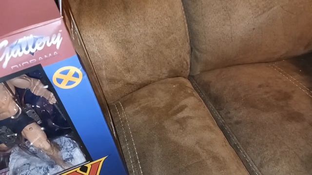 Weapon X Diamond Select Gallery Diorama X-Men Wolverine смотреть онлайн