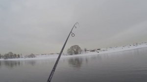 Москва река, ЗИМНИЙ СПИННИНГ! Рыбалка на спиннинг в МОРОЗЫ! Глухозимье но поймать можно!