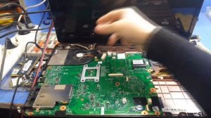 МИГАЕТ И НЕ ВКЛЮЧАЕТСЯ Toshiba L200 L300 L500 | Komputer işləmir| Toshiba don't working | Solve