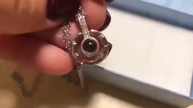 Отзыв! Кулон с проекцией я тебя люблю. Где же купить оригинальный? Подарок на 14 февраля! смотреть онлайн