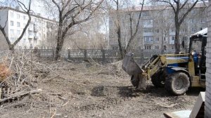 Погрузка веток трактором Интердон