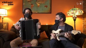 Amazing jazz guitarist and accordionist play FAST Venezuelan style