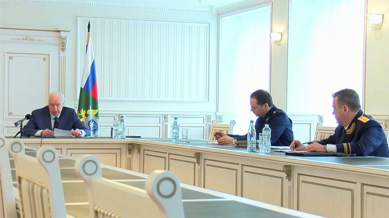 Расследования резонансных преступлений - центральная тема совещания, которое провел А. Бастрыкин