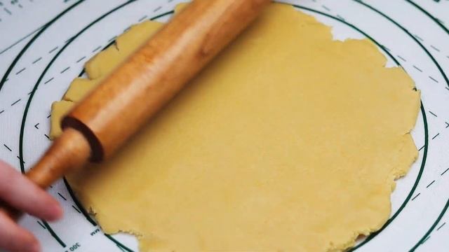 УДИВИТЕ СВОИХ БЛИЗКИХ ЭТИМ НЕЖНЕЙШИМ ПИРОГОМ! смотреть онлайн