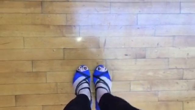 Bachata shuffle step (follower) (Intermediate) смотреть онлайн