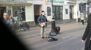 7 10 2018 old arbat street 03 гитара пение  gitar singer moon cat  лунный кот