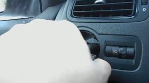 Как снять блок  переключателя света на VW-polo