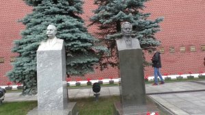 Мавзолей. Захоронения возле кремля.