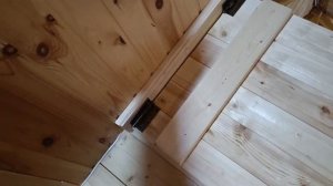 Дверь-люк на второй этаж. Береги тепло зимой