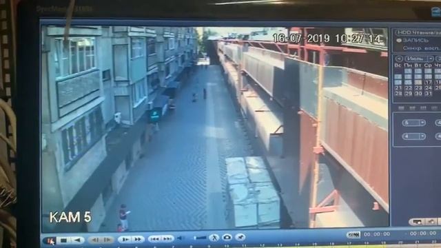 Женщина пыталась украсть ребенка из детсада в Алматы. Видео 2 смотреть онлайн