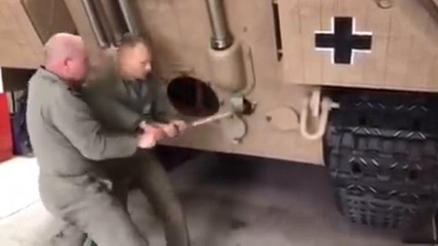 WW II Era Panzerkampfwagen V Panther Tank Start-up by Hand смотреть онлайн