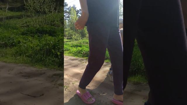 Гуляем в деревне, природа, отдых 🙂 #деревня #природа #дети #funny #family смотреть онлайн