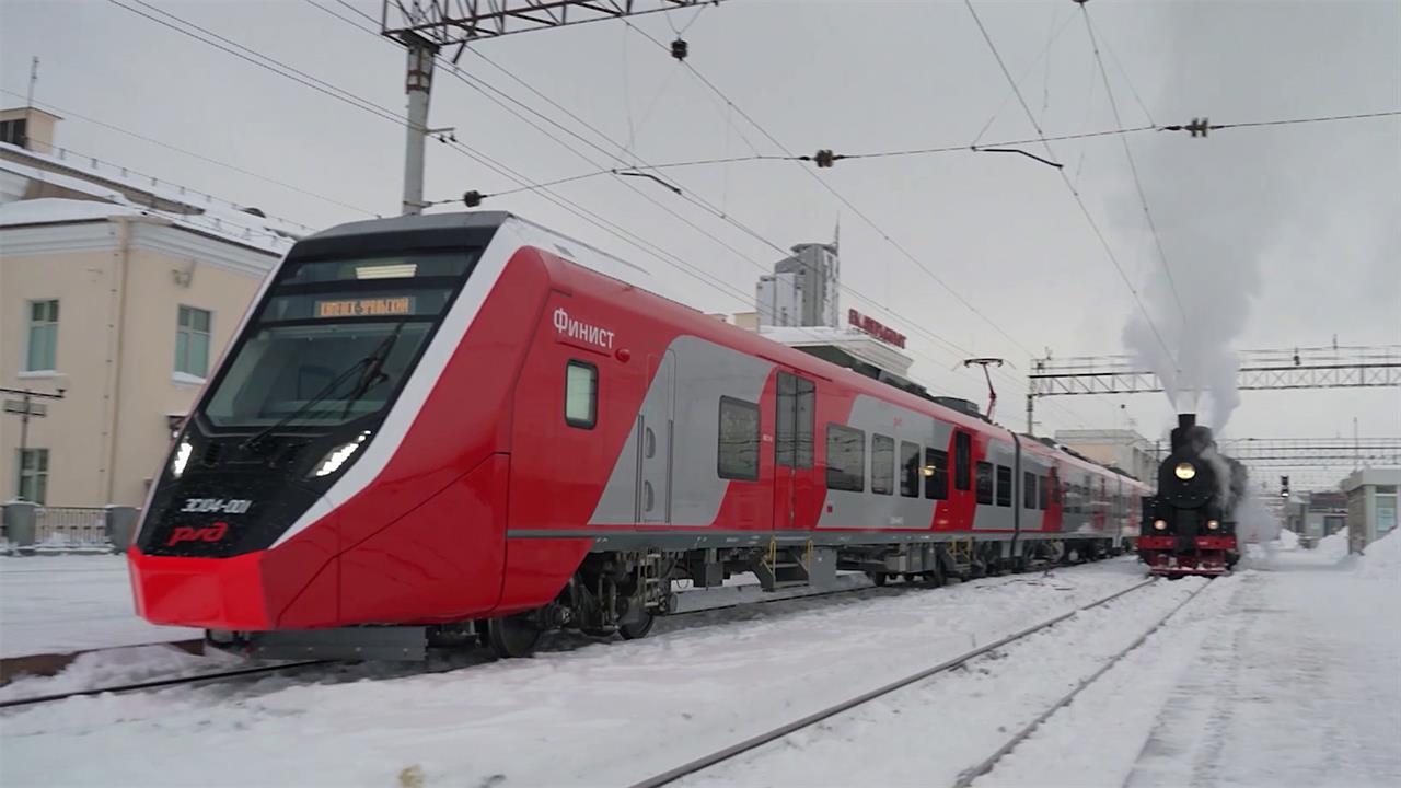 В Каменске-Уральском встретили усовершенствованный электропоезд "Финист"