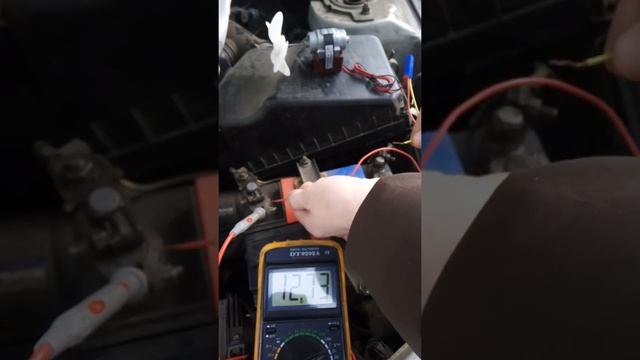 Проверка двигателя вентилятора холодильника 12v дэу океан Daewoo D4612AAA20 диагностика вентилятора