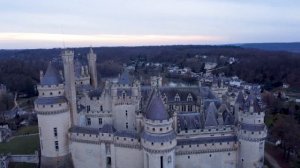 Je survole le CHATEAU DE PIERREFONDS en DRONE