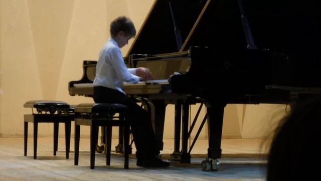 Выступление в отчетном концерте фортепианного отдела ДШИ11, 18.05.2023. И.С. Бах, Жига из партиты №1