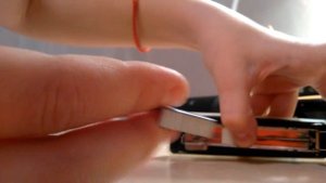 как заменить скрепки в степлере