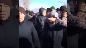 Невинные Дунгане покидают страну.