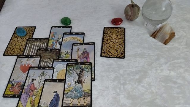 КТО НА ПОРОГЕ, КТО К ВАМ СПЕШИТ? Таро гадание