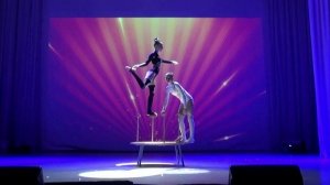 Образцовая художественная цирковая студия "Паяцы" эквилибр на тростях "Противостояние".mp4