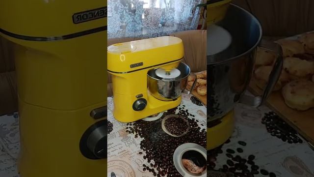 Капкейки с итальянской меренгой, белым и чёрным шоколадом. #домашниерецепты #домашниекексы