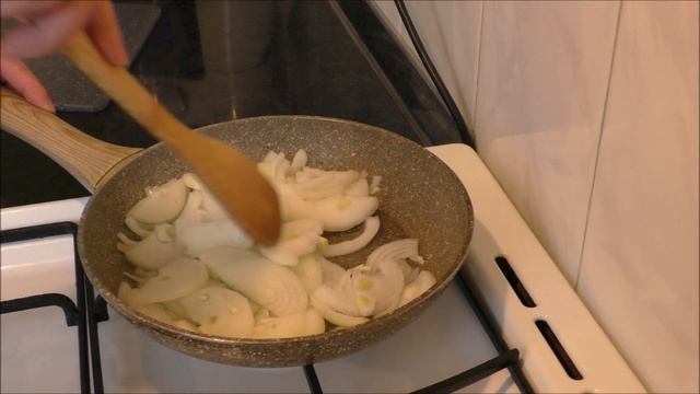 ПЕЧЕНОЧНЫЙ САЛАТ ПРОСТО, СЫТНО и  ОЧЕНЬ ВКУСНО! Съедается подчистую!