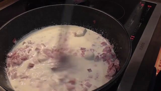 Спагетти Карбонара со сливками! Готовит сегодня доча моя! смотреть онлайн